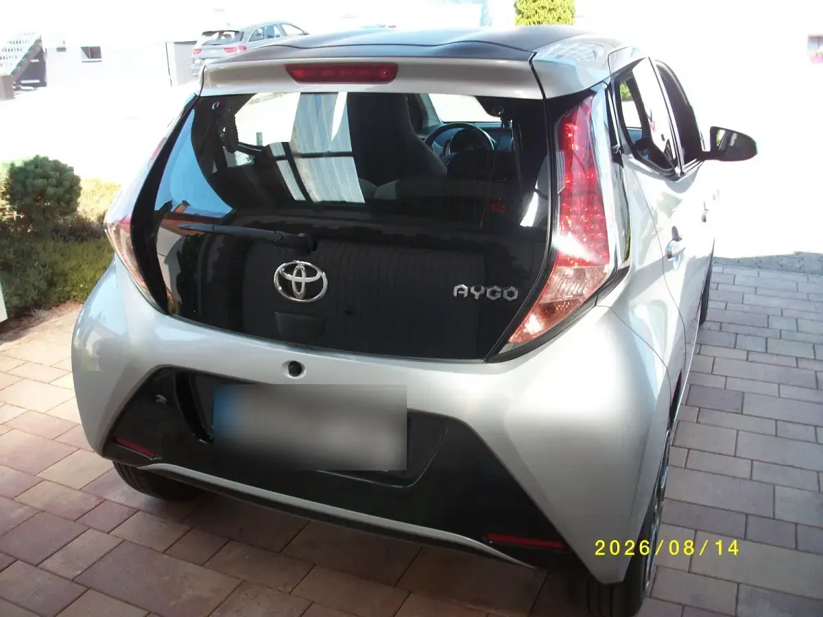 Gebraucht Toyota Aygo Edition-S 69 PS (50 kW) 2017 Silber Kleinwagen
