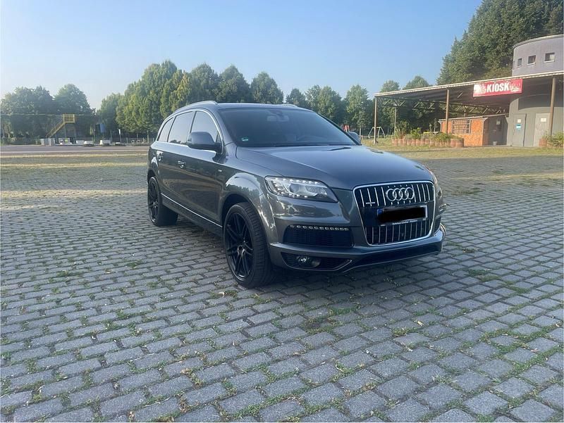Grau Gebraucht 2015 Audi Q7 S-Line SUV | 21.500 € (Fairer Preis) - Bild 1/4
