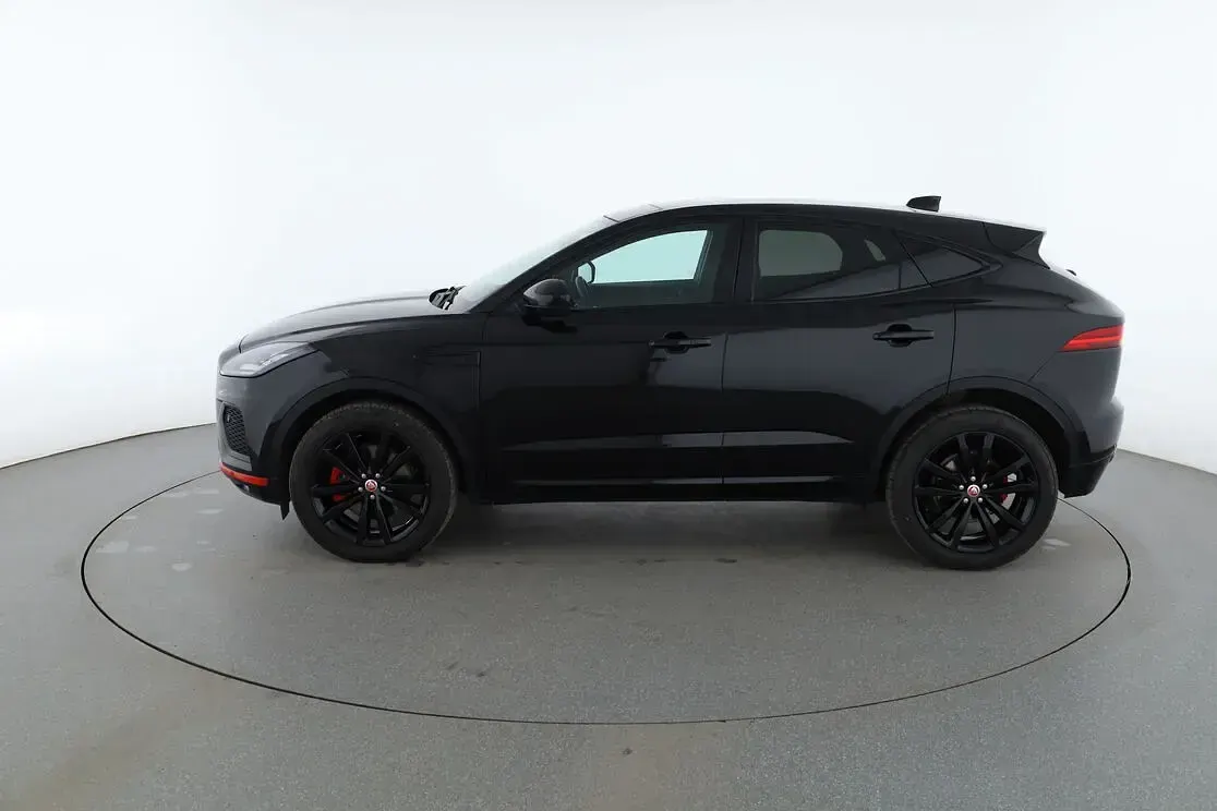 Käytetty Jaguar E-Pace R-Dynamic 200 HP (147 kW) 2023 Musta Katumaasturi
