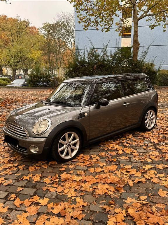 Grau Gebraucht 2010 Mini Cooper Clubman Kombi | 5.790 € (Fairer Preis) - Bild 1/4