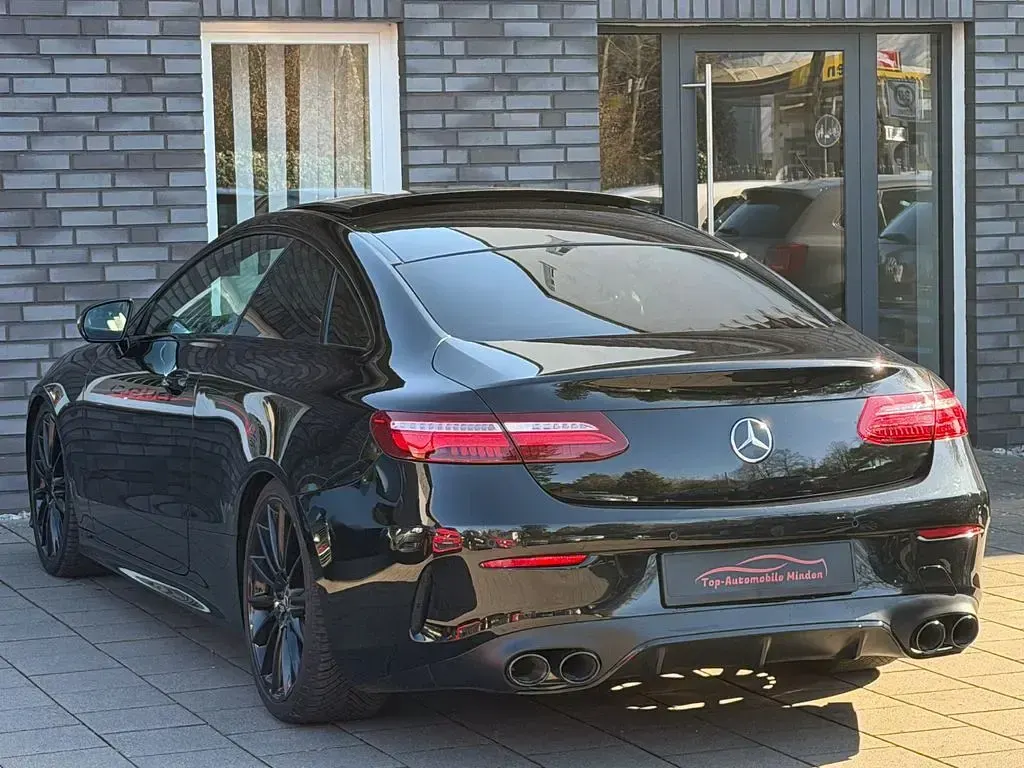 Second-hand Mercedes E220 AMG 194 CP (142 kW) 2020 Negru Coupe