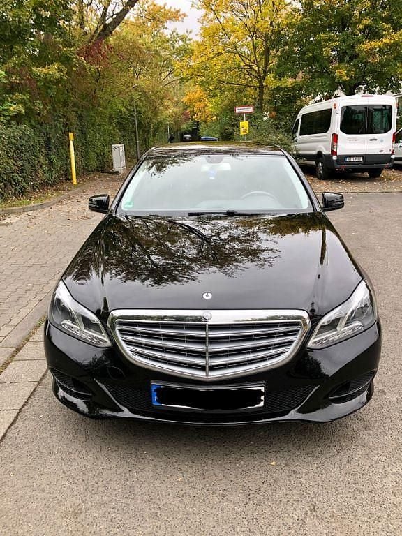 Second-hand Mercedes E250 211 CP (155 kW) 2015 Negru Berlinǎ