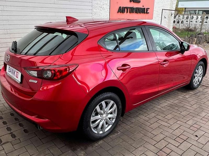 Gebraucht Mazda 3 101 PS (74 kW) 2017 Rubinrot metallic Limousine