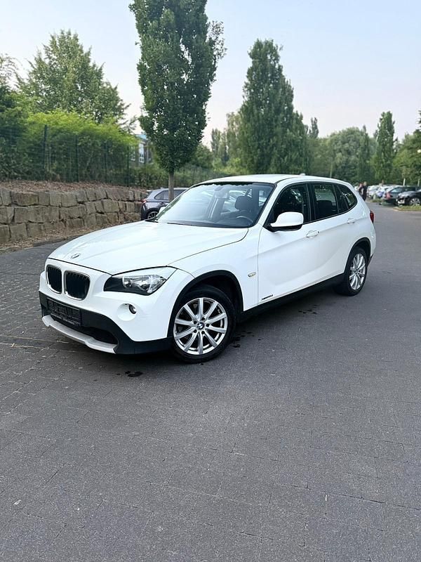 Weiß Gebraucht 2011 BMW X1 SUV | 5.450 € (Superpreis) - Bild 1/4
