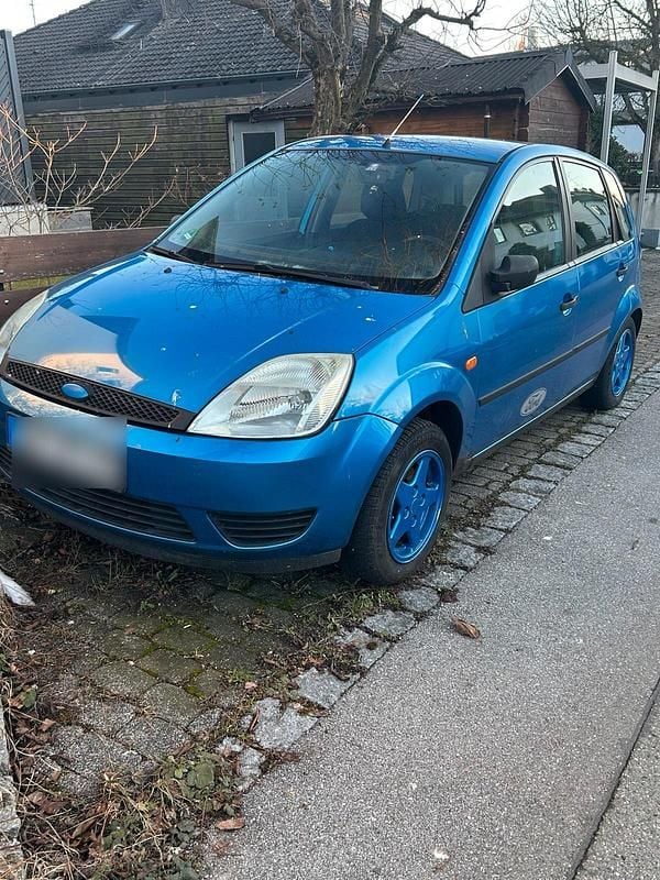 Blau Gebraucht 2004 Ford Fiesta Kleinwagen | 475 € - Bild 1/4