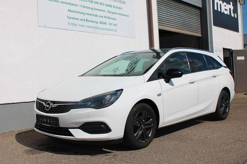 Weiß Gebraucht 2022 Opel Astra Kombi | 7.990 € - Bild 1/4