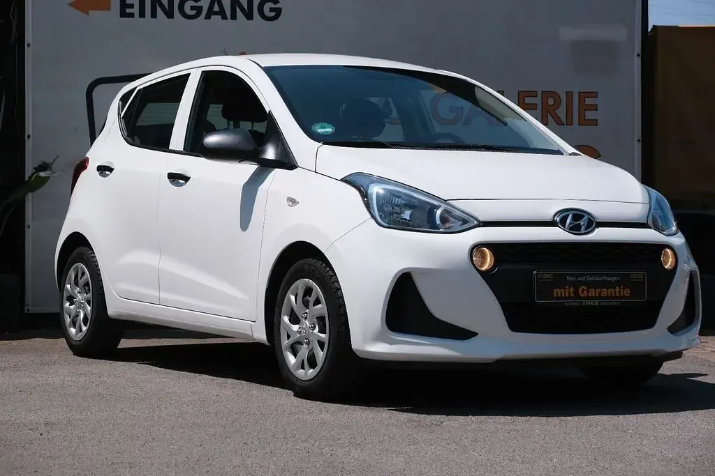 Gebraucht Hyundai i10 67 PS (49 kW) 2019 Weiß Kleinwagen