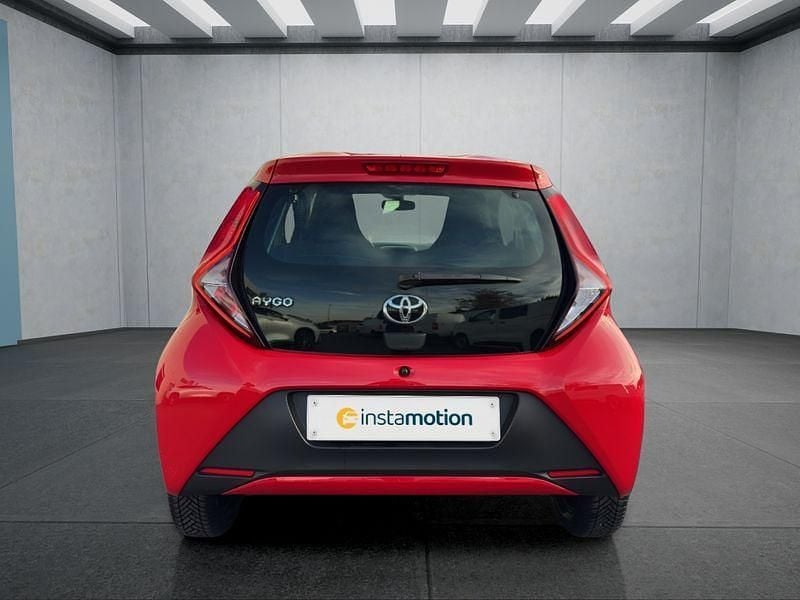 Gebraucht Toyota Aygo 72 PS (52 kW) 2021 Rot Kleinwagen