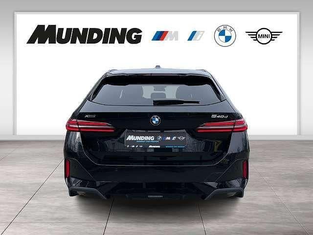 Neu BMW 540 M Sport 286 PS (210 kW) 2025 Black sapphire Kombi