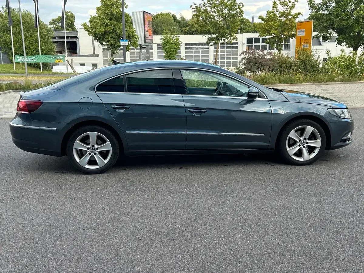 Gebraucht VW Passat 140 PS (102 kW) 2012 Grau Limousine