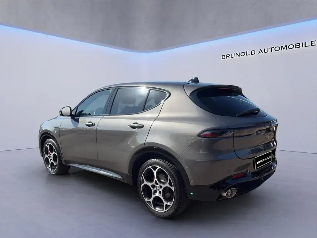 Gebraucht Alfa Romeo Tonale Veloce 160 PS (117 kW) 2026 Grau SUV