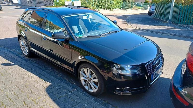Schwarz Gebraucht 2012 Audi A3 Sportback Kombi | 7.900 € (Guter Preis) - Bild 1/4