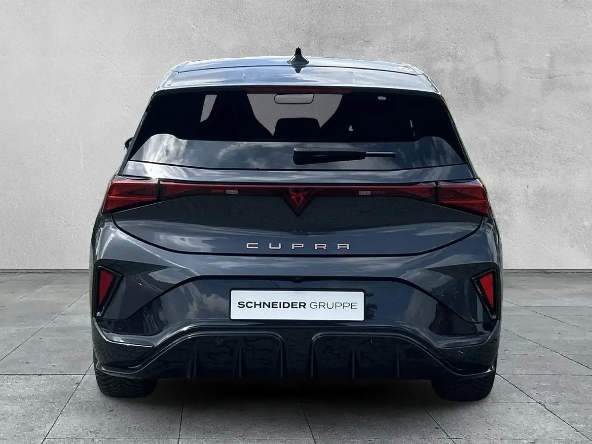Neu Cupra Born 139 kW (190 PS) 2026 Grau Kleinwagen