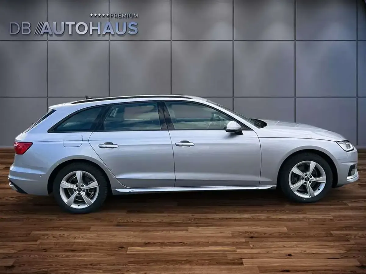 Używany Audi A4 Advanced Plus 163 KM (119 kW) 2024 Srebrny Kombi