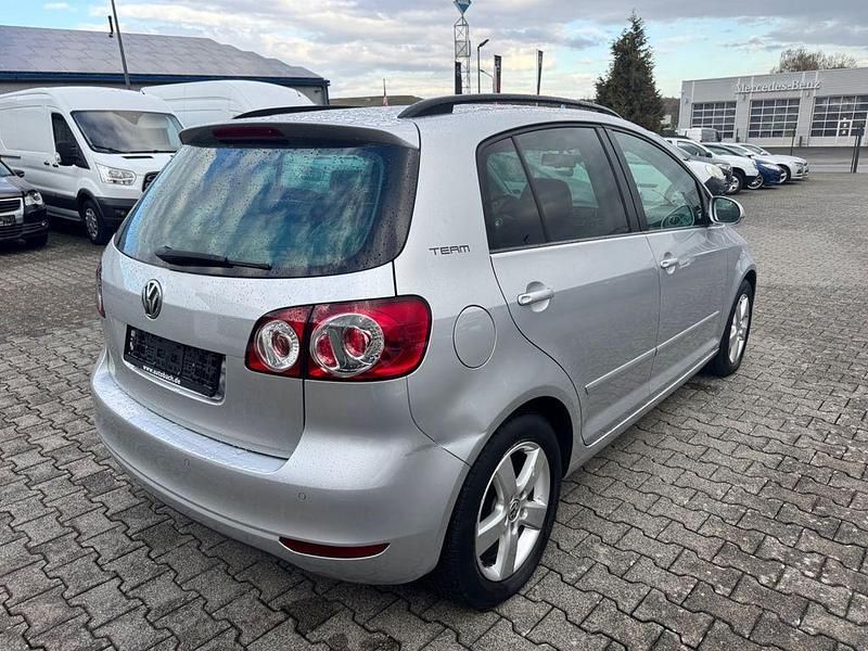 Gebraucht VW Golf VI Team 105 PS (77 kW) 2010 Silber Kleinwagen