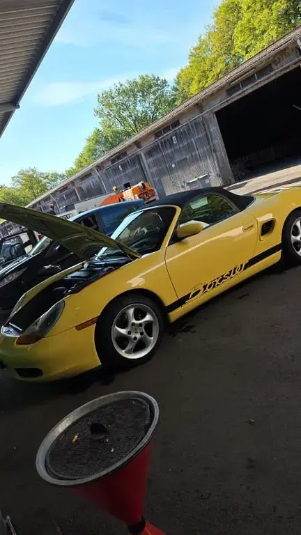 Gebraucht Porsche 986 Boxster 204 PS (150 kW) 1997 Gelb Cabrio