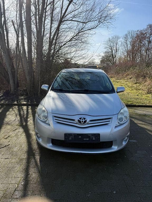 Gebraucht Toyota Auris 90 PS (66 kW) 2010 Kleinwagen