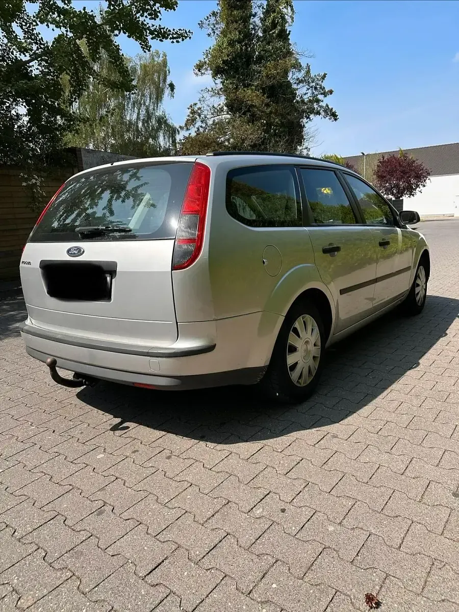 Gebraucht Ford Focus 125 PS (91 kW) 2006 Silber Kombi