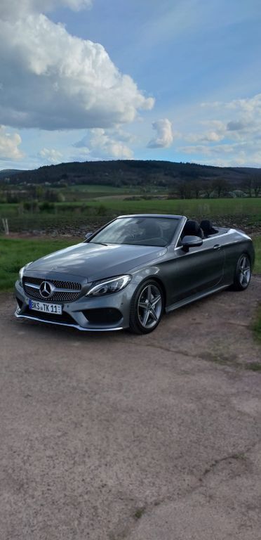 Grau Gebraucht 2017 Mercedes C220 AMG line Cabrio | 32.500 € - Bild 1/4