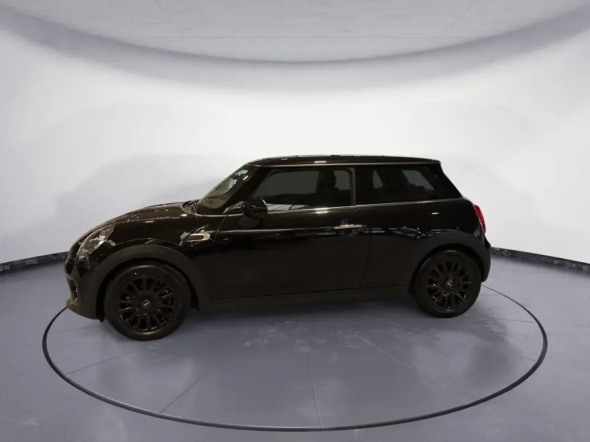 Occasion Mini ONE 102 PK (75 kW) 2019 Zwart Hatchback