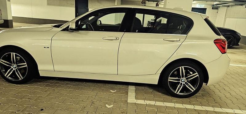 Gebraucht BMW 118 Sport Line 136 PS (100 kW) 2015 Weiß Kleinwagen