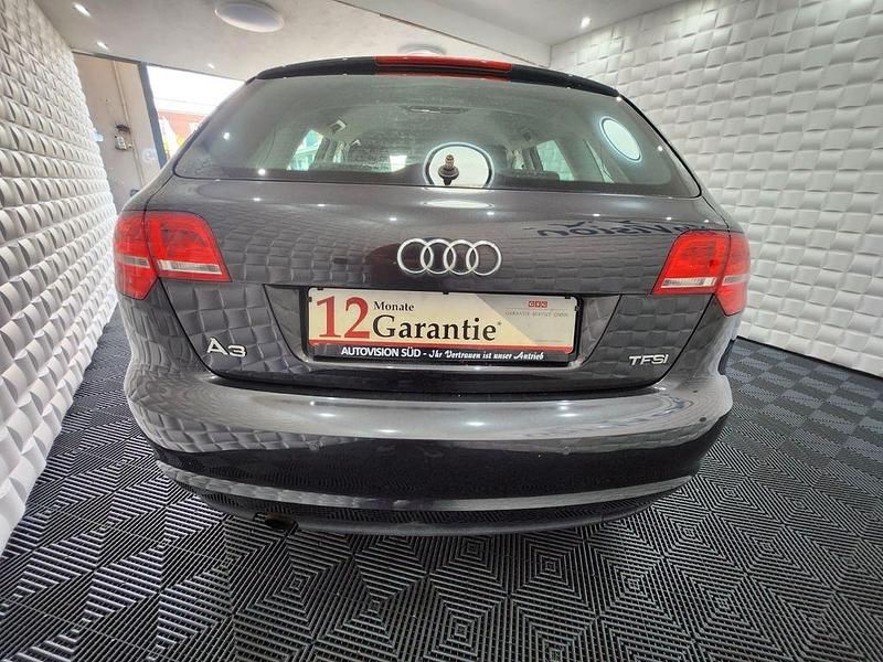 Gebraucht Audi A3 Attraction 105 PS (77 kW) 2010 Grau Limousine