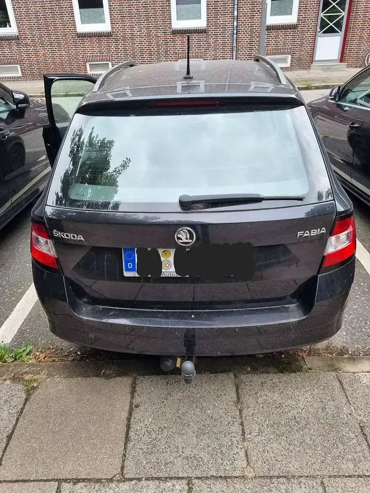 Gebraucht Skoda Fabia Ambition 90 PS (66 kW) 2016 Schwarz Kombi