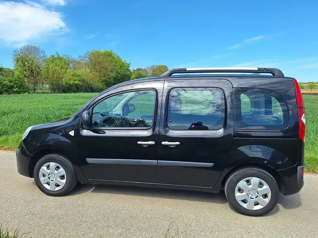 Gebraucht Renault Kangoo Authentique 106 PS (77 kW) 2013 Schwarz Van / Kleinbus