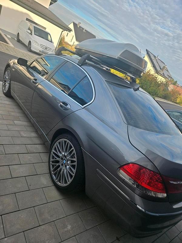 Gebraucht BMW 730 230 PS (169 kW) 2007 Grau Limousine