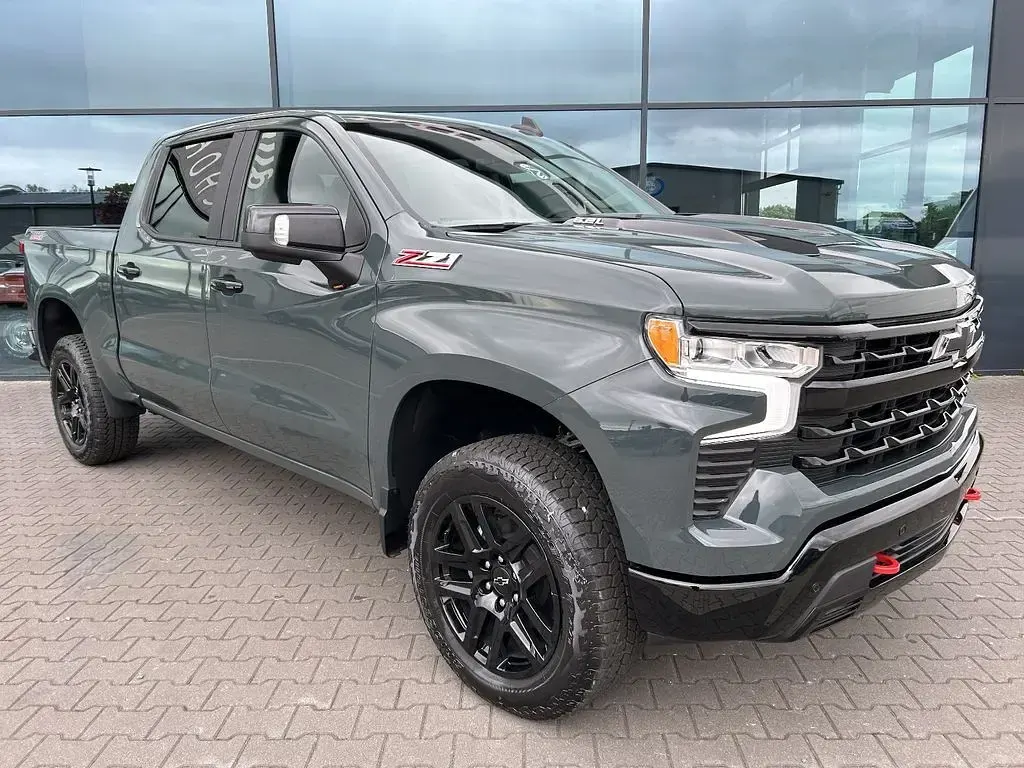 Nowe Chevrolet Silverado 420 KM (308 kW) 2026 Szary SUV