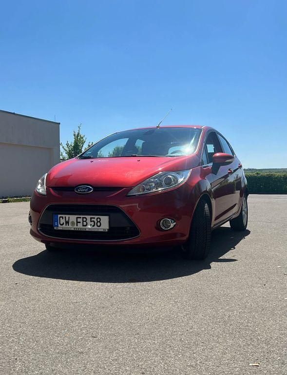 Gebraucht Ford Fiesta Titanium 82 PS (60 kW) 2008 Orange Limousine