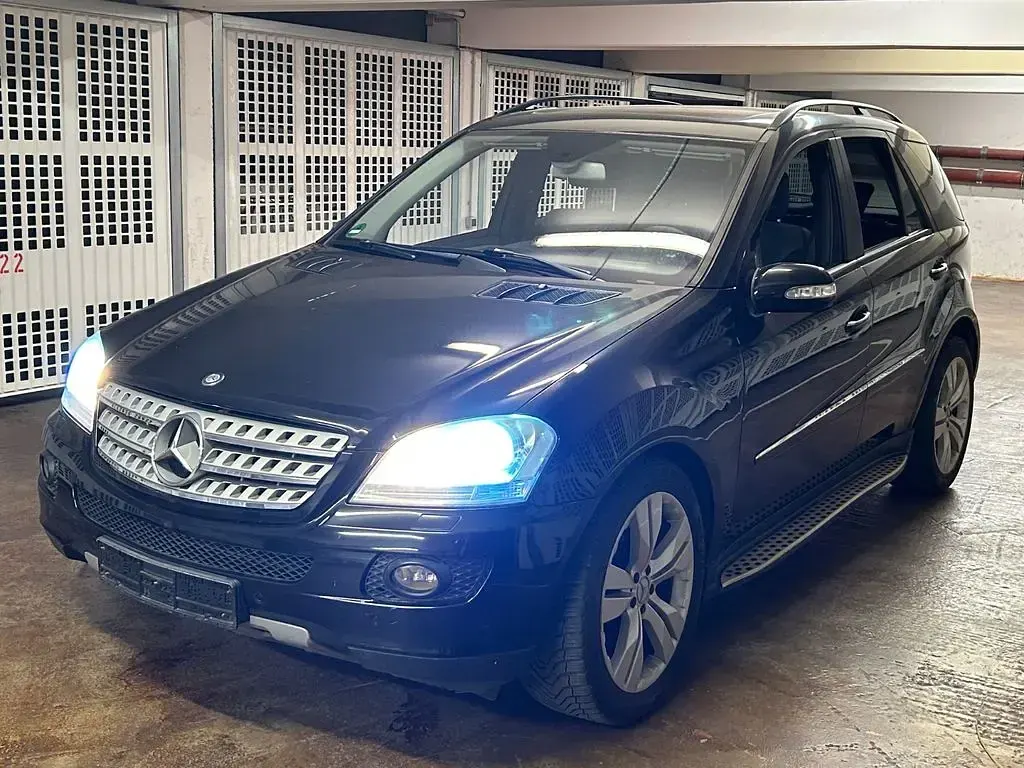 Gebraucht Mercedes ML320 224 PS (164 kW) 2008 Schwarz SUV