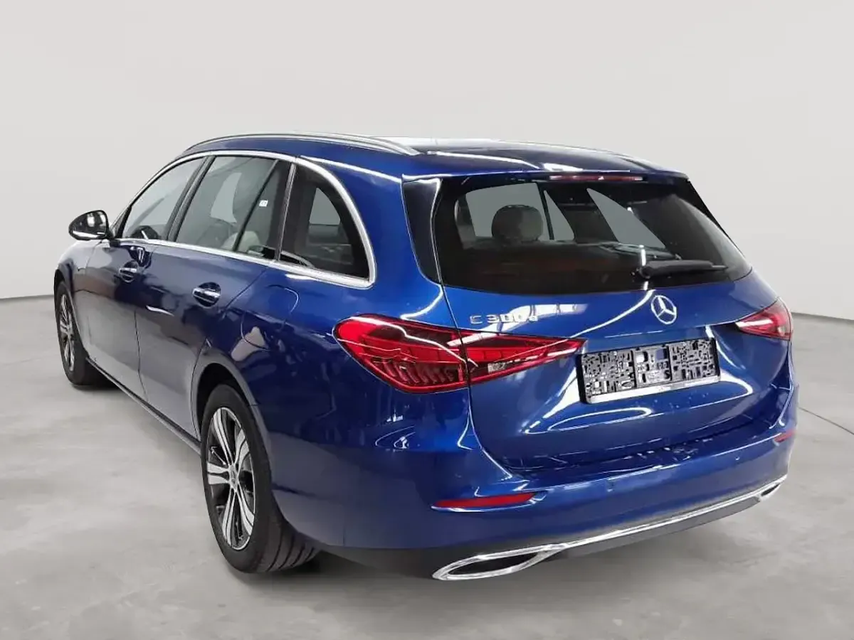Gebraucht Mercedes C300e Avantgarde 204 PS (150 kW) 2023 Spektralblau metallic Kombi