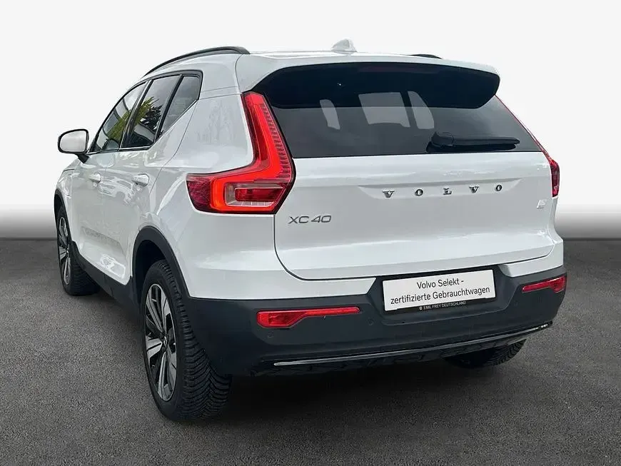 Używany Volvo XC40 Ultimate 192 KM (141 kW) 2022 Biały SUV
