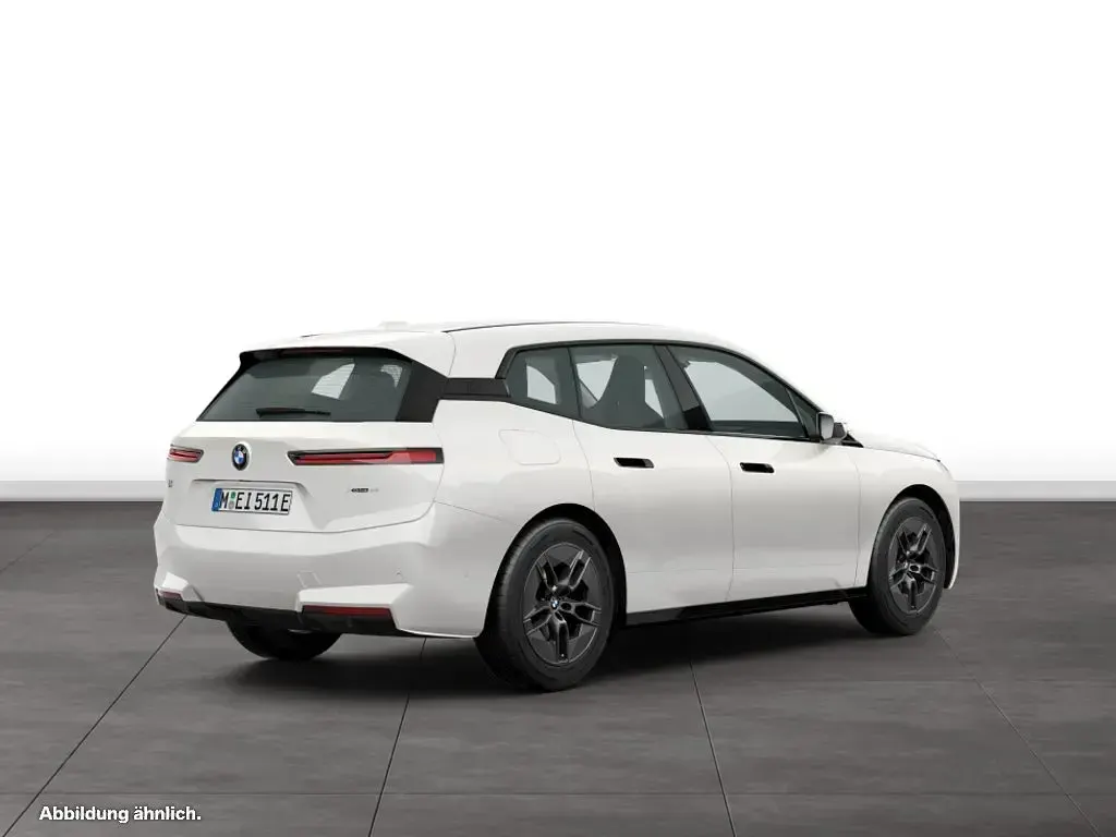 Gebraucht BMW iX 300 kW (408 PS) 2025 Weiß SUV