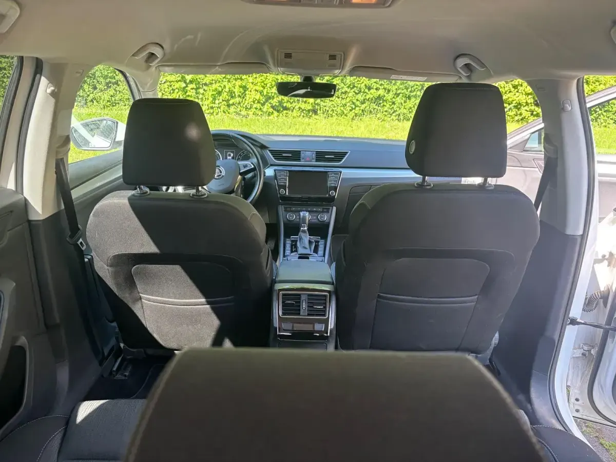 Gebraucht Skoda Superb Style 190 PS (139 kW) 2018 Weiß Kombi