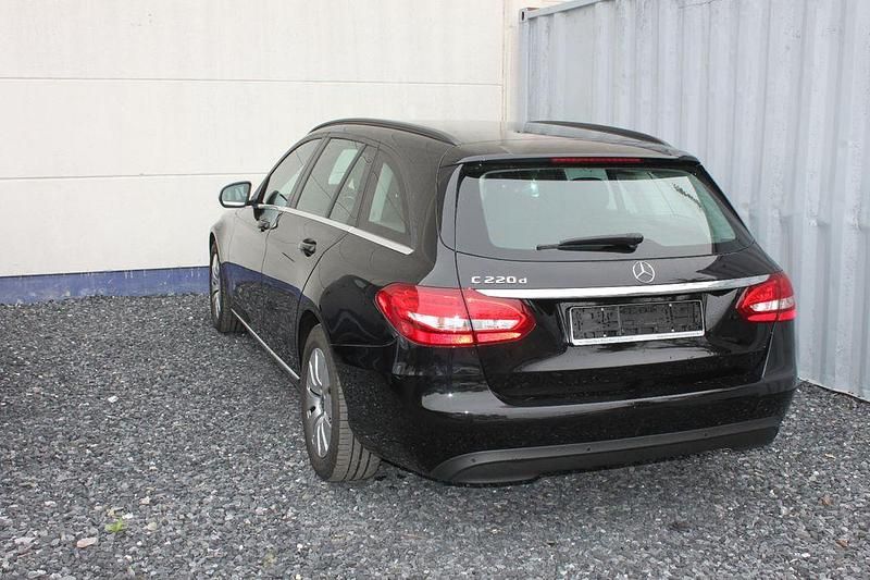 Gebraucht Mercedes C220 194 PS (142 kW) 2020 Schwarz Kombi
