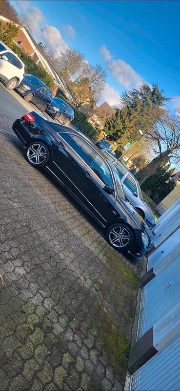 Schwarz Gebraucht 2010 Mercedes E300 Limousine | 10.550 € (Teuer) - Bild 1/4