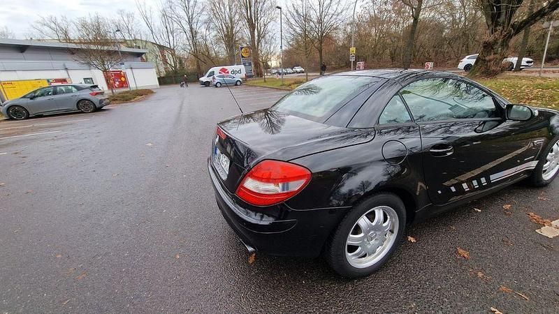 Schwarz Gebraucht 2005 Mercedes SLK200 Cabrio | 8.499 € (Fairer Preis) - Bild 1/4