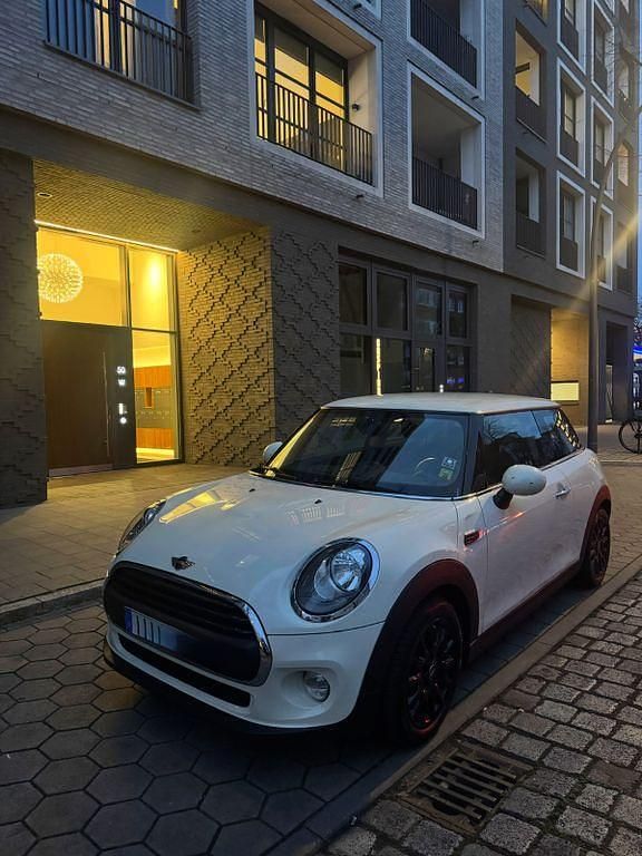 Weiß Gebraucht 2016 Mini ONE Kleinwagen | 8.500 € (Guter Preis) - Bild 1/4