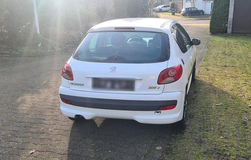 Gebraucht Peugeot 206+ 75 PS (55 kW) 2009 Weiß Kleinwagen