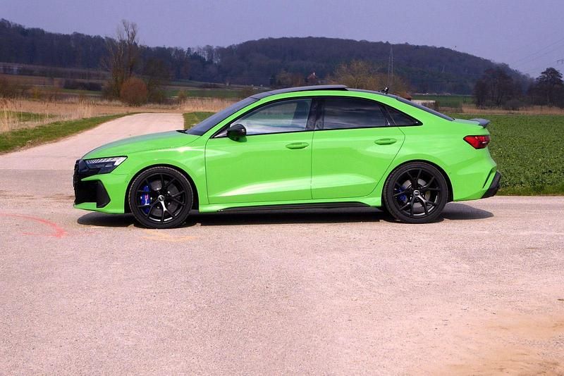 Gebraucht Audi RS3 Ambiente 400 PS (294 kW) 2025 Grün Limousine