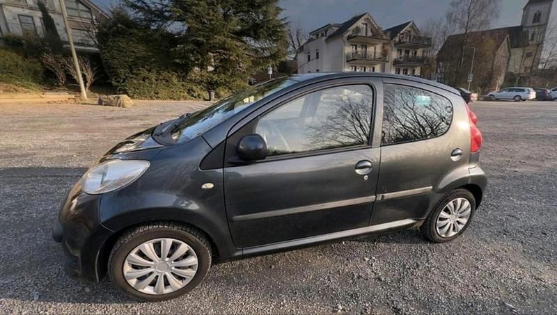 Gebraucht Peugeot 107 Urban Move 68 PS (50 kW) 2007 Grau Kleinwagen