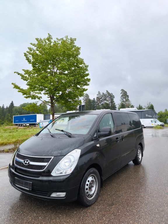 Schwarz Gebraucht 2011 Hyundai H-1 Van / Kleinbus | 13.999 € (Guter Preis) - Bild 1/4
