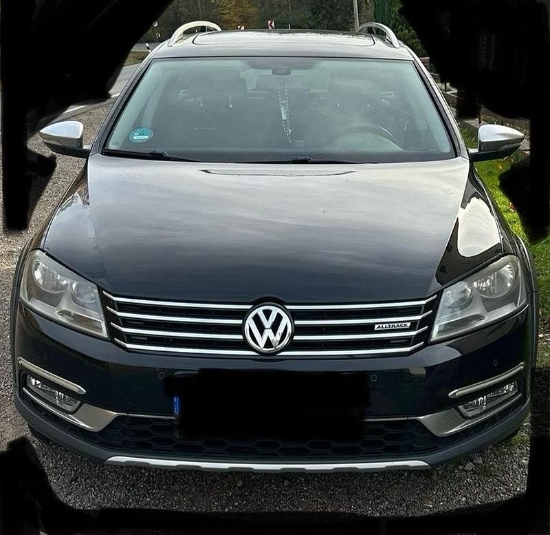 Schwarz Gebraucht 2012 VW Passat Alltrack Kombi | 9.800 € - Bild 1/4