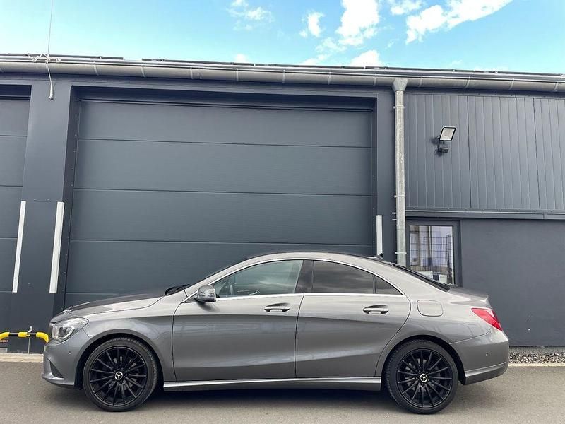 Gebraucht Mercedes CLA200 156 PS (114 kW) 2014 Grau Limousine