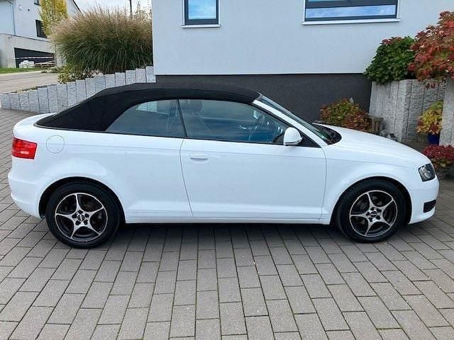 Weiß Gebraucht 2010 Audi A3 Cabriolet Attraction Cabrio | 5.299 € (Guter Preis) - Bild 1/4