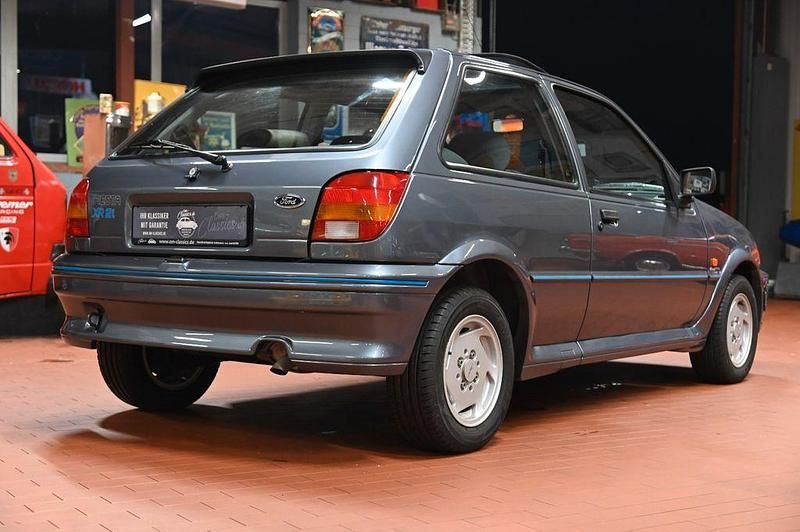 Gebraucht Ford Fiesta 103 PS (75 kW) 1990 Grau Limousine
