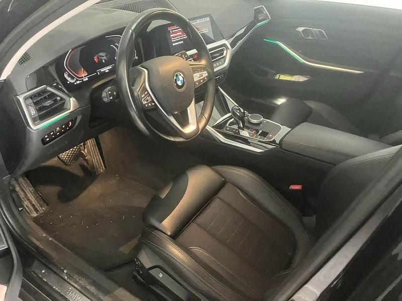 Gebraucht BMW 318 Sport Line 156 PS (114 kW) 2021 Schwarz Kombi