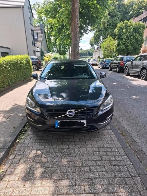 Schwarz Gebraucht 2016 Volvo V60 Ocean Race Kombi | 5.900 € (Superpreis) - Bild 1/4